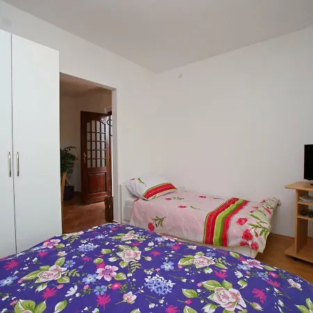 아파트 App For 5 Persons, Big Terrace, 2 Bdr, 299