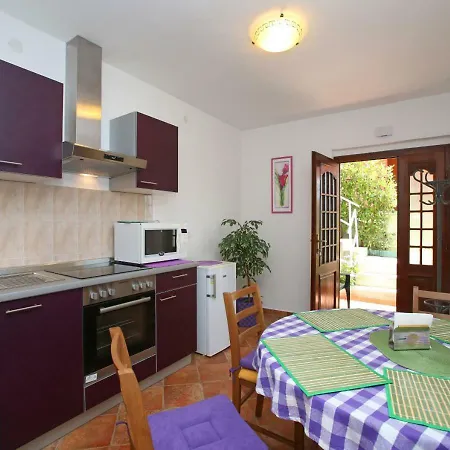아파트 App For 5 Persons, Big Terrace, 2 Bdr, 299 *